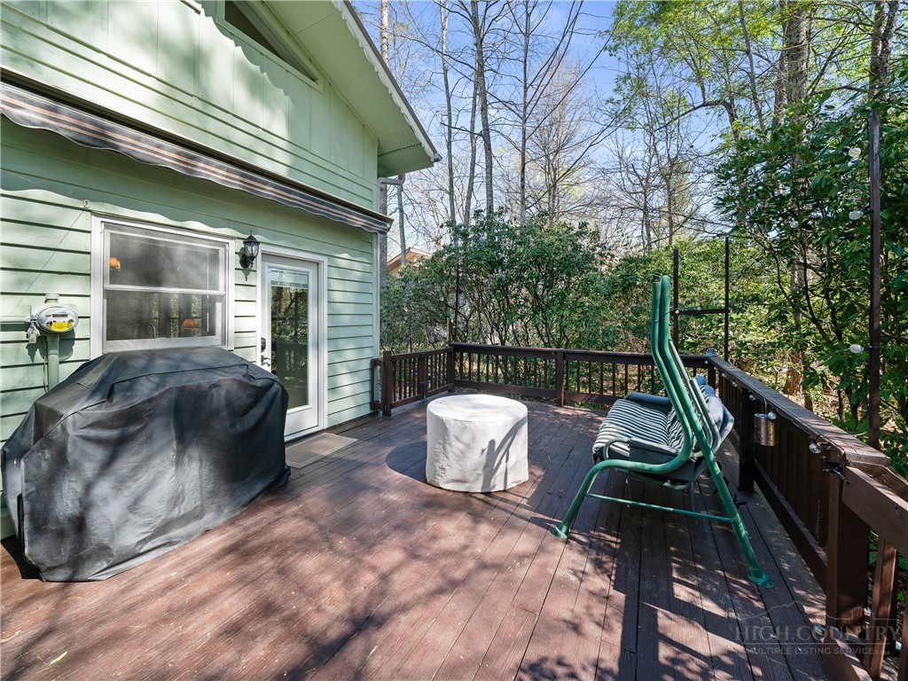 253 Black Pine Road Newland, NC 28657 - Photo 5 of 28