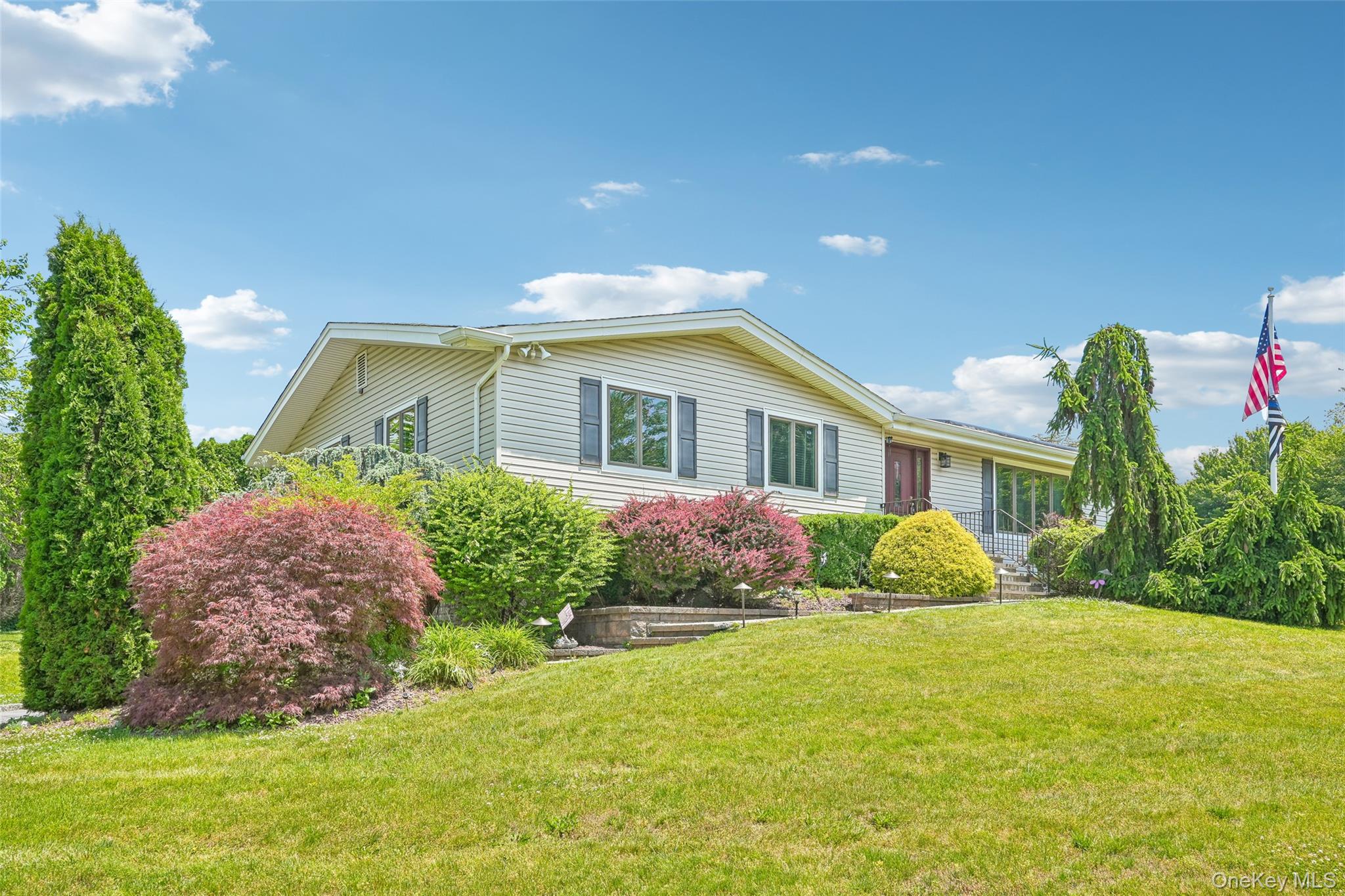 19 South Cranford Road Bardonia, NY 10954 - Photo 4 of 49