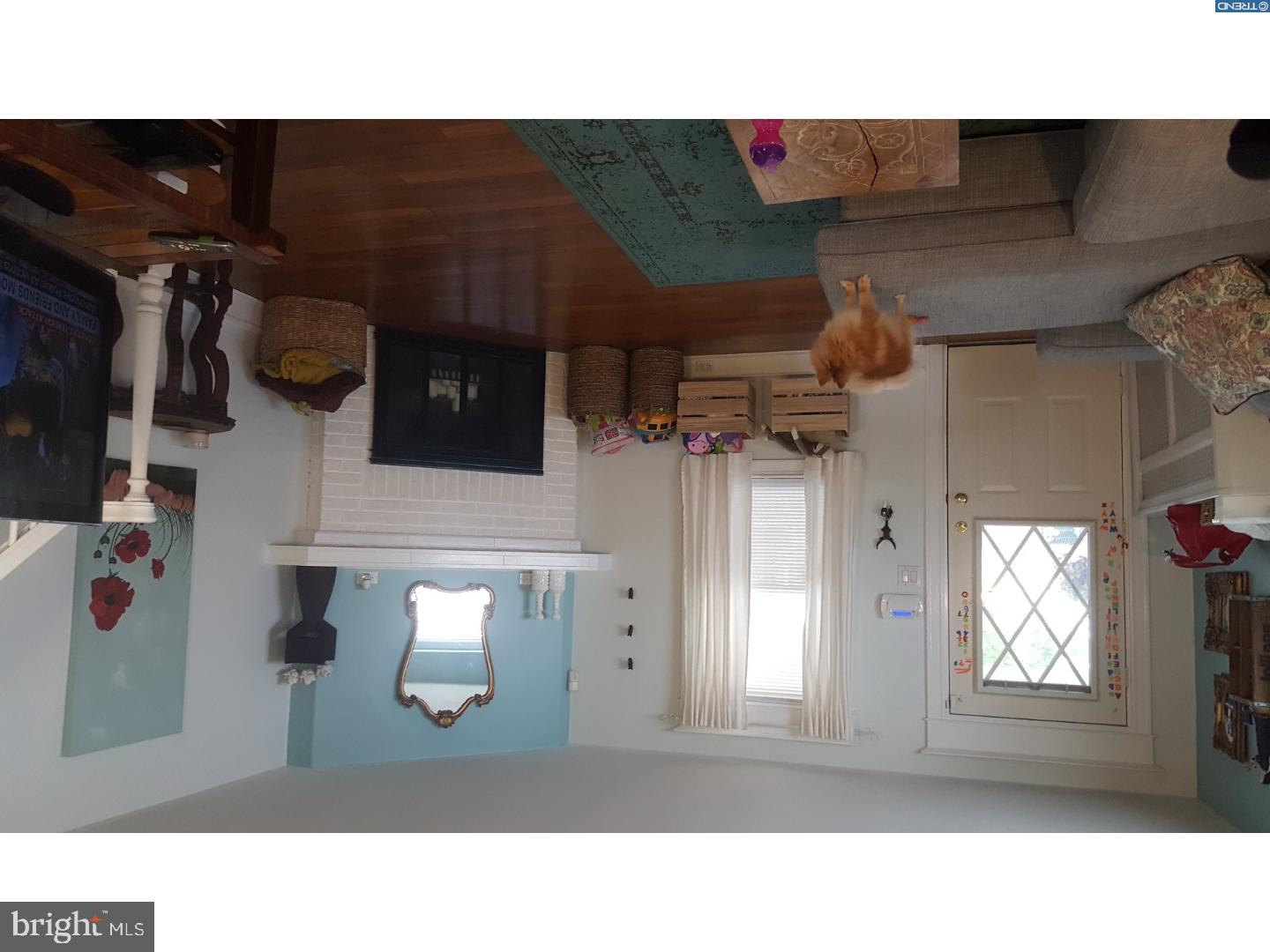 4034 Lasher Road Drexel Hill, PA 19026 - Photo 7 of 25 Living Room