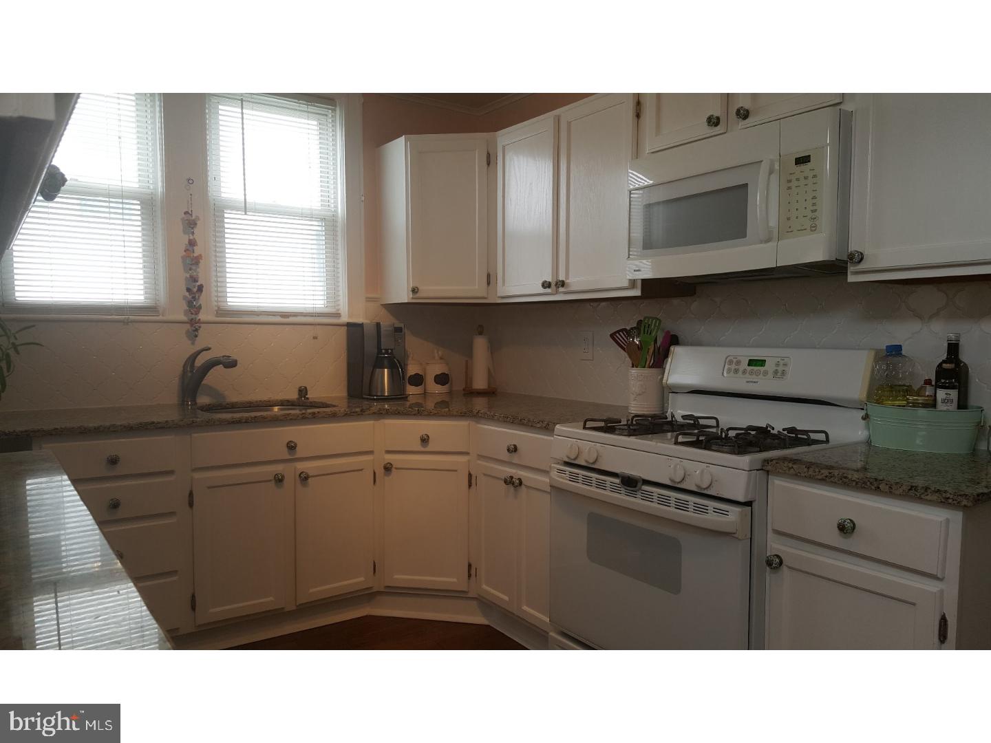 4034 Lasher Road Drexel Hill, PA 19026 - Photo 10 of 25 Kitchen