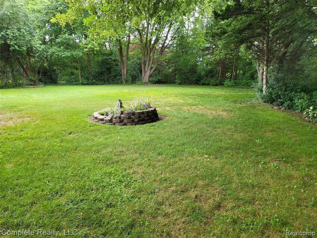 7125 Center Road Mount Morris, MI 48458 - Photo 6 of 35