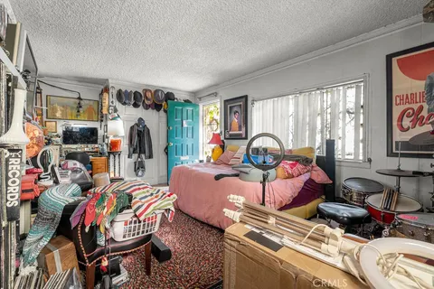 $1,100,000 | 2200 West Burbank Boulevard, Burbank, CA 91506