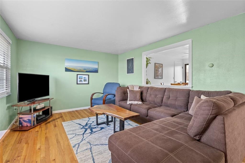 133 Big Horn Road Pittsburgh, PA 15239 - Photo 3 of 21 Gallery Image 3