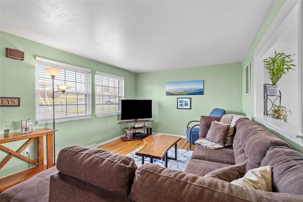 133 Big Horn Road Pittsburgh, PA 15239 - Photo 4 of 21 Gallery Image 4