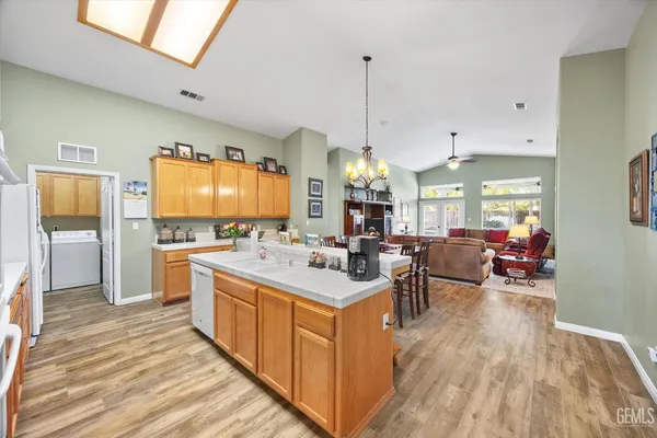 $619,000 | Undisclosed Address, Bakersfield, CA 93312