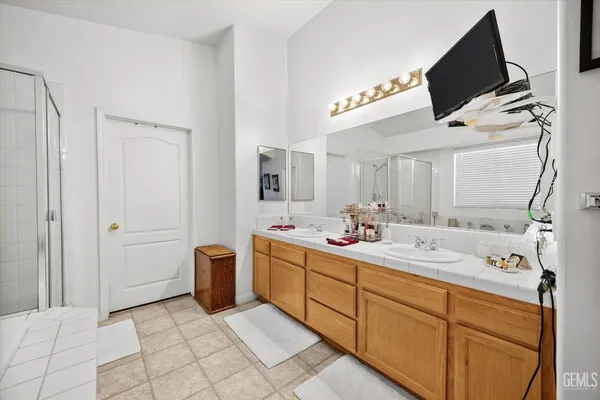 $619,000 | Undisclosed Address, Bakersfield, CA 93312