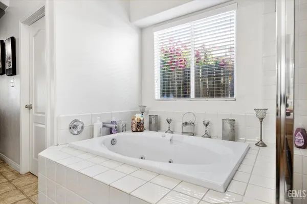 $619,000 | Undisclosed Address, Bakersfield, CA 93312