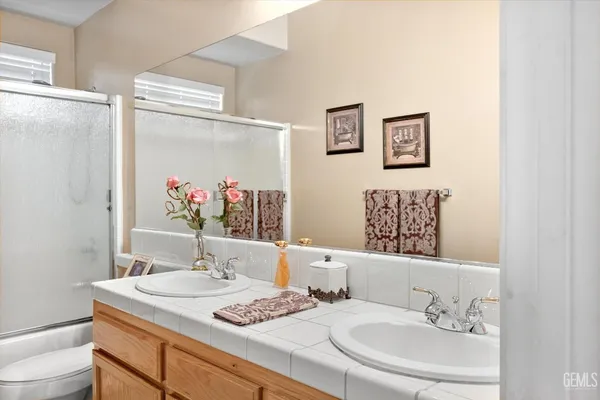 $619,000 | Undisclosed Address, Bakersfield, CA 93312