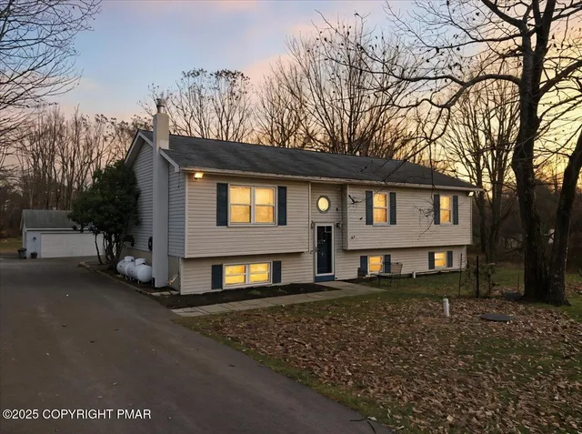 $549,900 | 1304 Summit View Drive, Long Pond, PA 18334