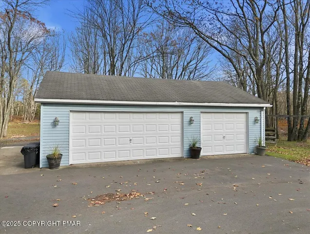 $549,900 | 1304 Summit View Drive, Long Pond, PA 18334