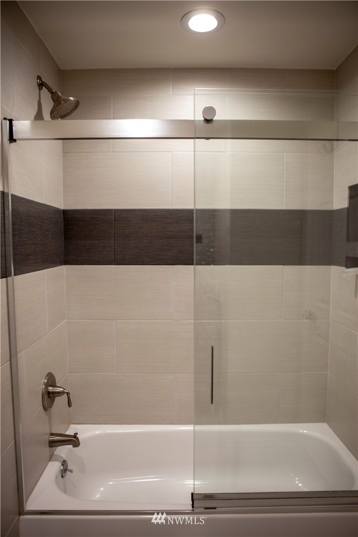 516 Edmonds Court Northeast Renton, WA 98056 - Photo 15 of 25