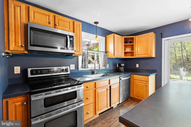 $320,000 | 24 Potomac Avenue, Shenandoah Junction, WV 25442