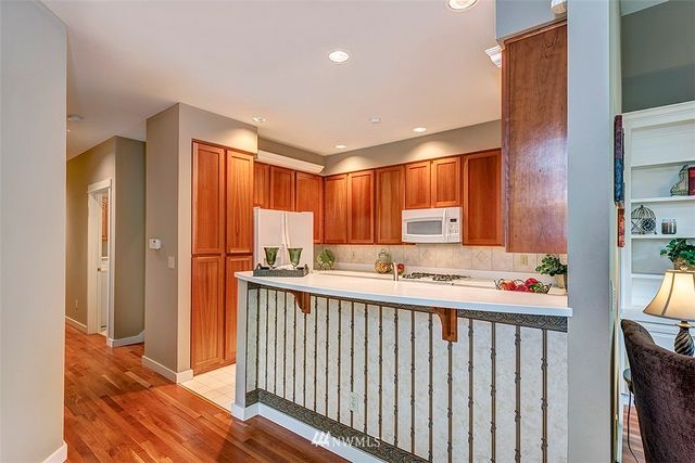 $610,000 | 15622 Northeast 91st Way, Unit B501, Redmond, WA 98052
