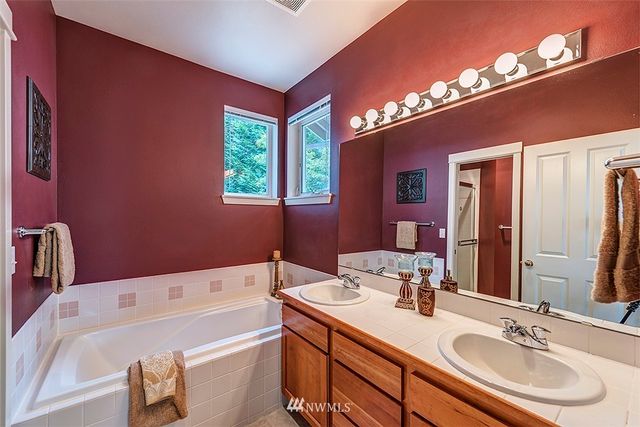 $610,000 | 15622 Northeast 91st Way, Unit B501, Redmond, WA 98052