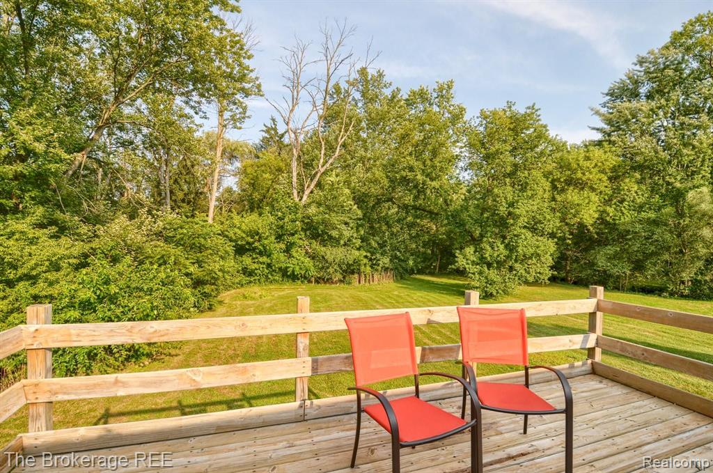 8548 Morrish Road Flushing, MI 48433 - Photo 3 of 31