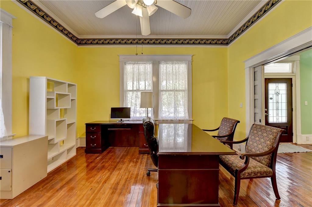 221 Plainview Road Jefferson, GA 30549 - Photo 17 of 87 a dining room with a table and chairs