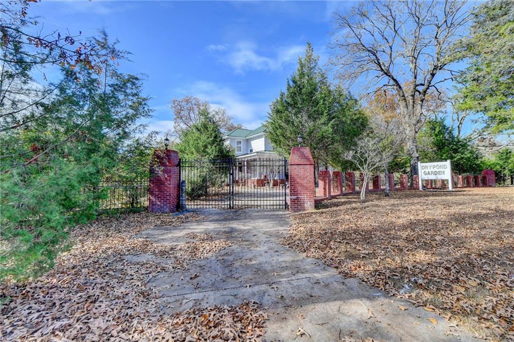 221 Plainview Road Jefferson, GA 30549 - Photo 4 of 87