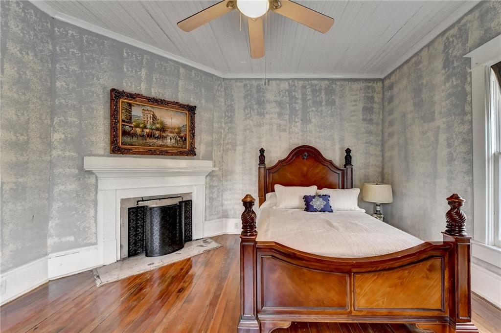 221 Plainview Road Jefferson, GA 30549 - Photo 49 of 87 a living room with furniture and a fireplace