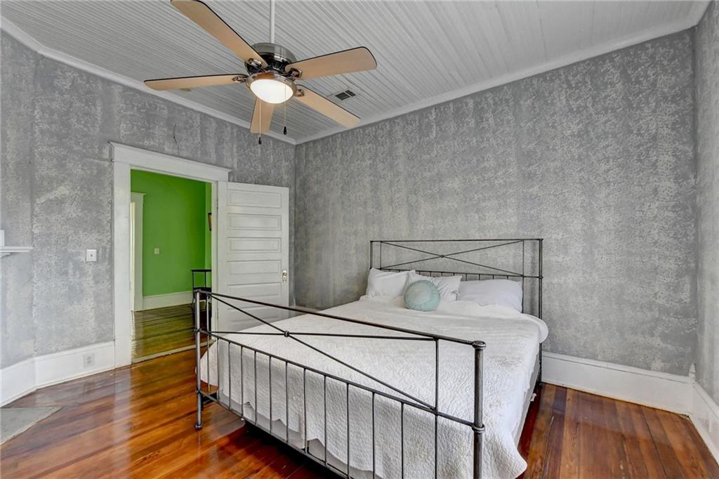 221 Plainview Road Jefferson, GA 30549 - Photo 57 of 87 a bedroom with a bed and a table