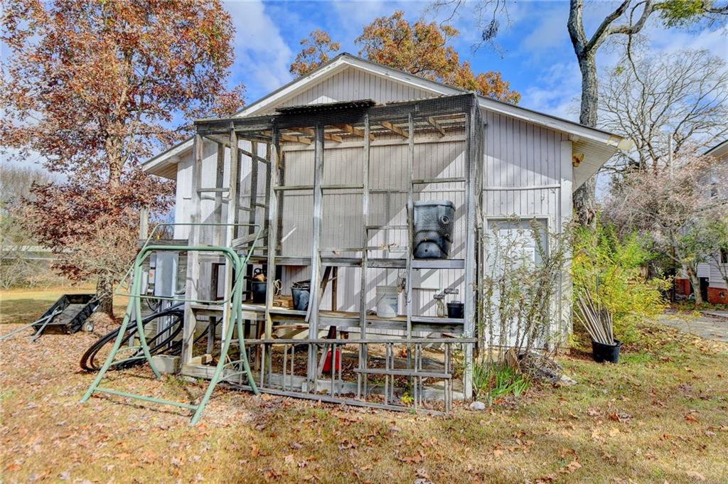 221 Plainview Road Jefferson, GA 30549 - Photo 73 of 87 a view of a house with wooden fence