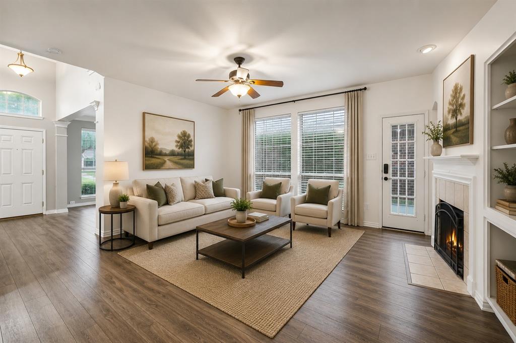400 Moss Hill Road Irving, TX 75063 - Photo 8 of 26 Living Room Opens to Back Patio