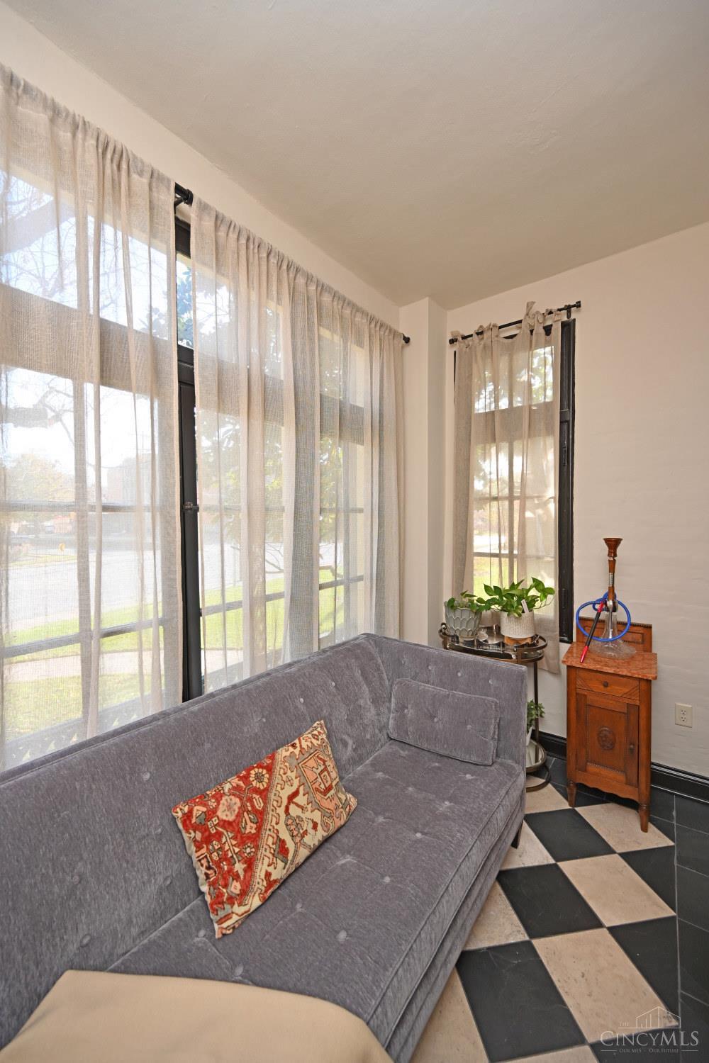 2136 Madison Road, Unit B Cincinnati, OH 45208 - Photo 25 of 41