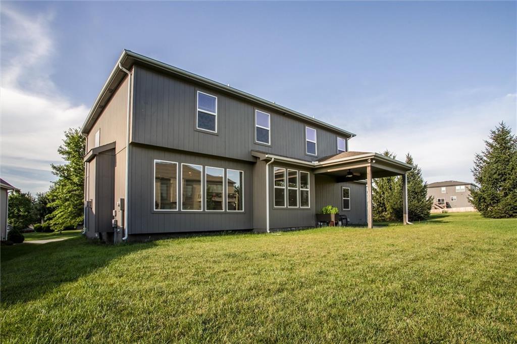 2616 Southwest 11 Street Lee's Summit, MO 64081 - Photo 4 of 29