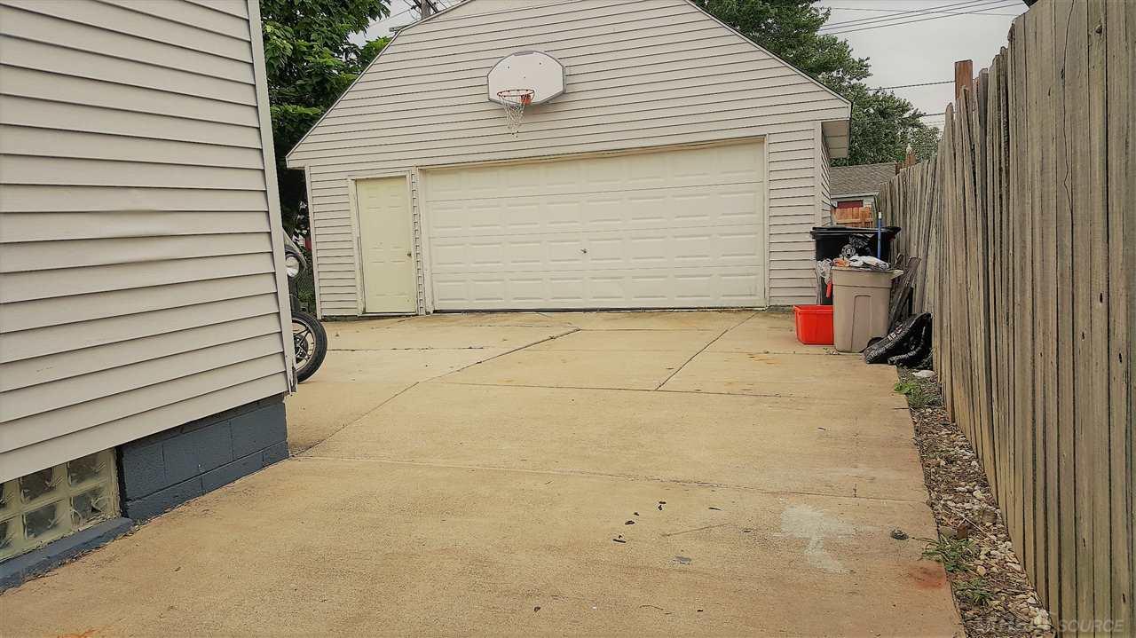 19372 Martin Road Roseville, MI 48066 - Photo 15 of 16 31326881-14.JPG