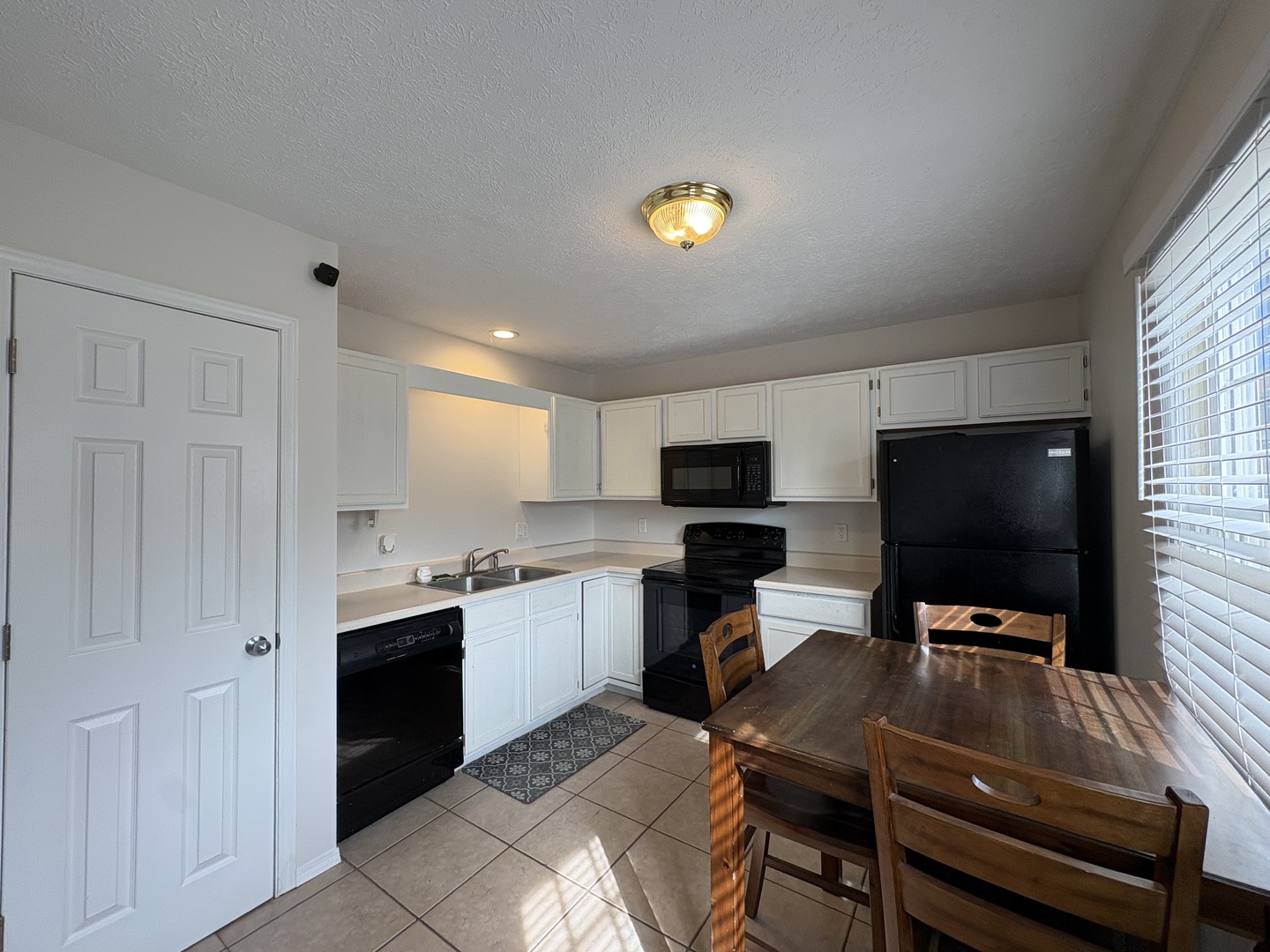 707 North Golfcrest Road, Unit 3 Normal, IL 61761 - Photo 5 of 24 Gallery Image 5