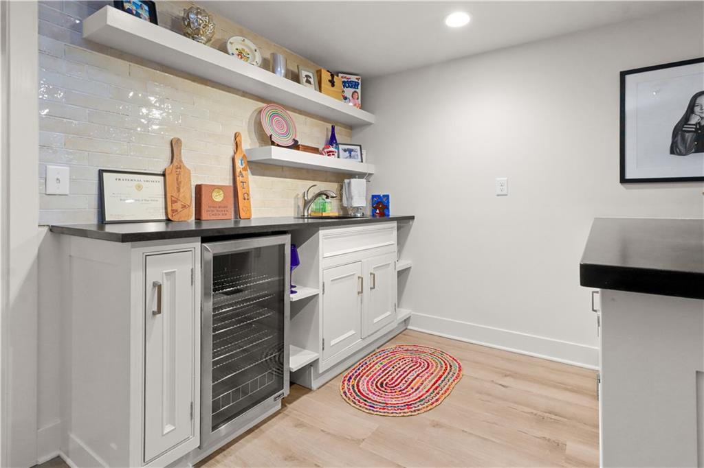 9825 Overbrook Road Leawood, KS 66206 - Photo 45 of 57 Gallery Image 45
