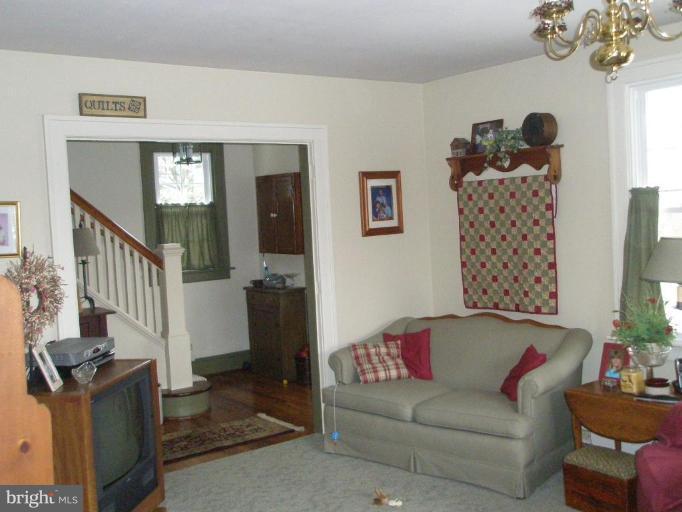 13098 Welty Road Waynesboro, PA 17268 - Photo 14 of 19 Living Room