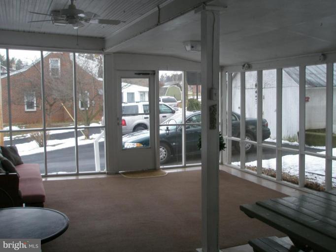 13098 Welty Road Waynesboro, PA 17268 - Photo 6 of 19 Sunroom