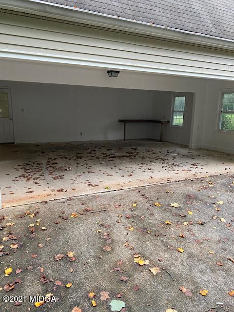 1136 Craddock Way Macon, GA 31210 - Photo 24 of 30 1-Photos- 1136 Craddock Way- garage