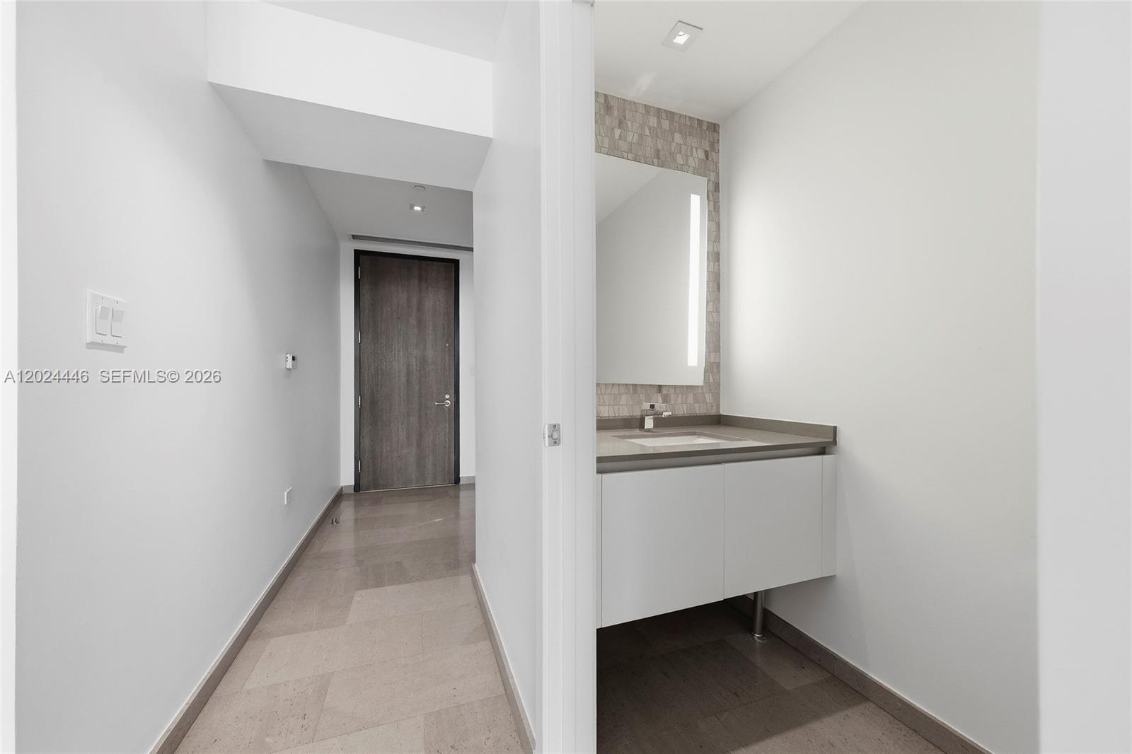88 Southwest 7th Street, Unit 2008 Miami, FL 33130 - Photo 14 of 47