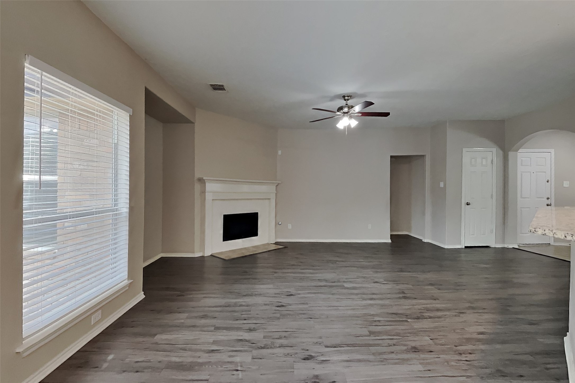 2311 Rendale Court Spring, TX 77388 - Photo 3 of 19