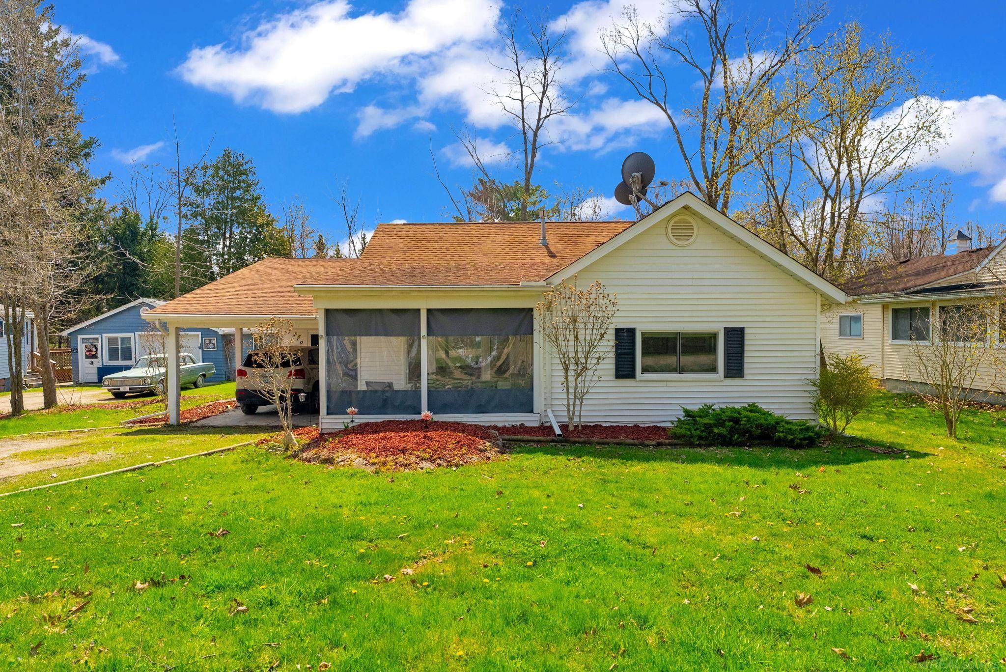 7410 Shoreward Road Lexington, MI 48450 - Photo 5 of 56 50172860-9c3ab48f-6bc3-463f-9d7c-8b381e6ce130.JPG