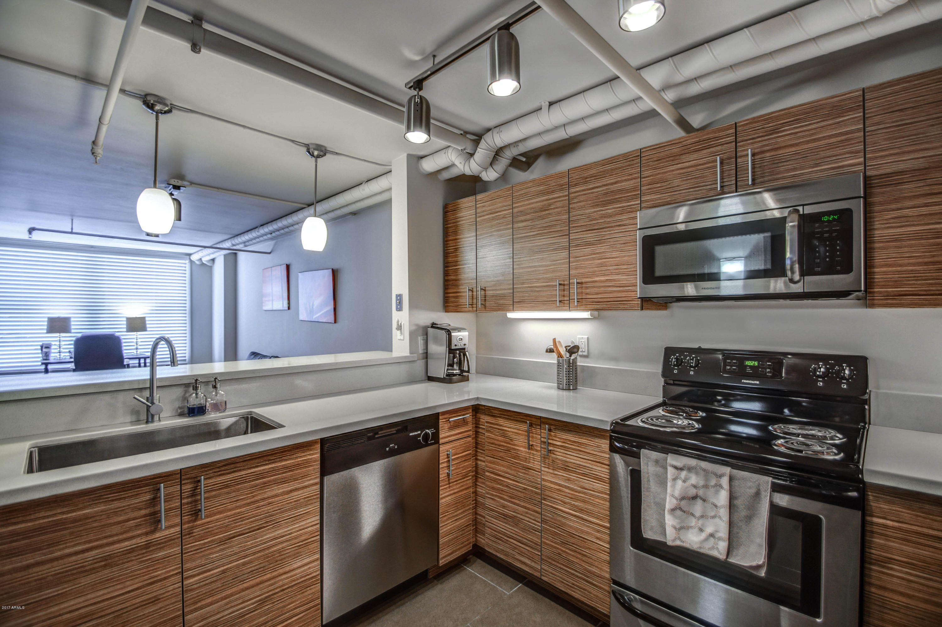 535 West Thomas Road, Unit 312 Phoenix, AZ 85013 - Photo 23 of 39 Kitchen 15