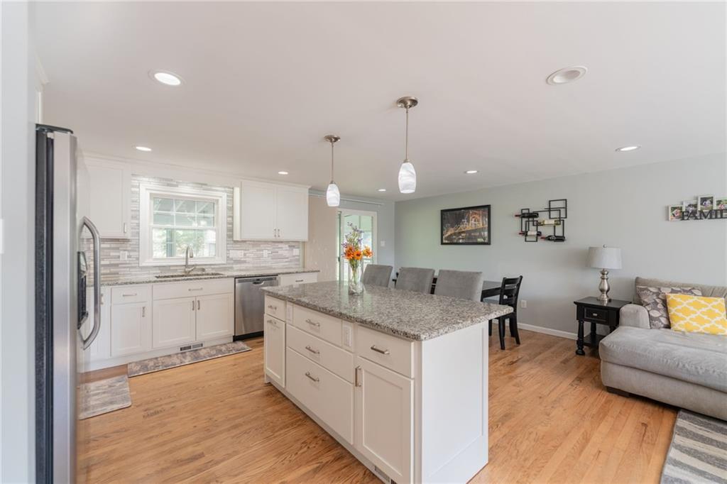 241 Parkedge Road Pittsburgh, PA 15220 - Photo 16 of 45 Gallery Image 16