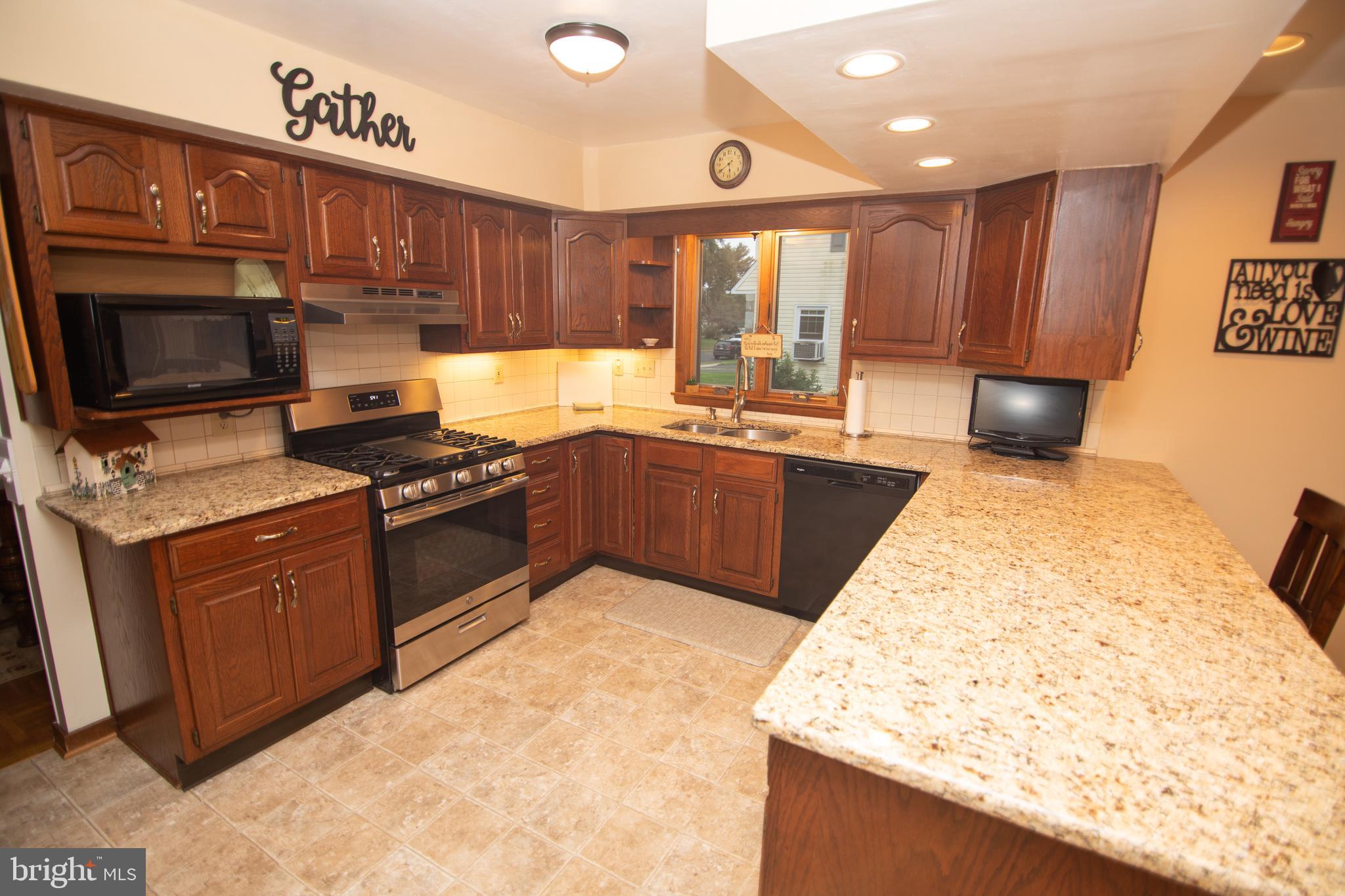 1176 Cambridge Road Warminster, PA 18974 - Photo 16 of 41