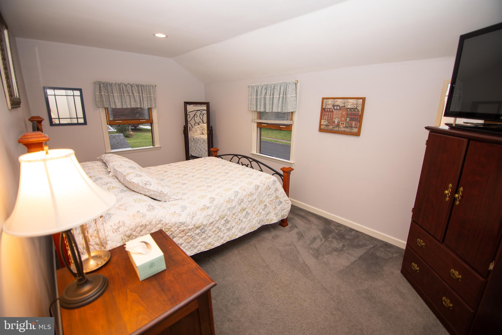 1176 Cambridge Road Warminster, PA 18974 - Photo 30 of 41