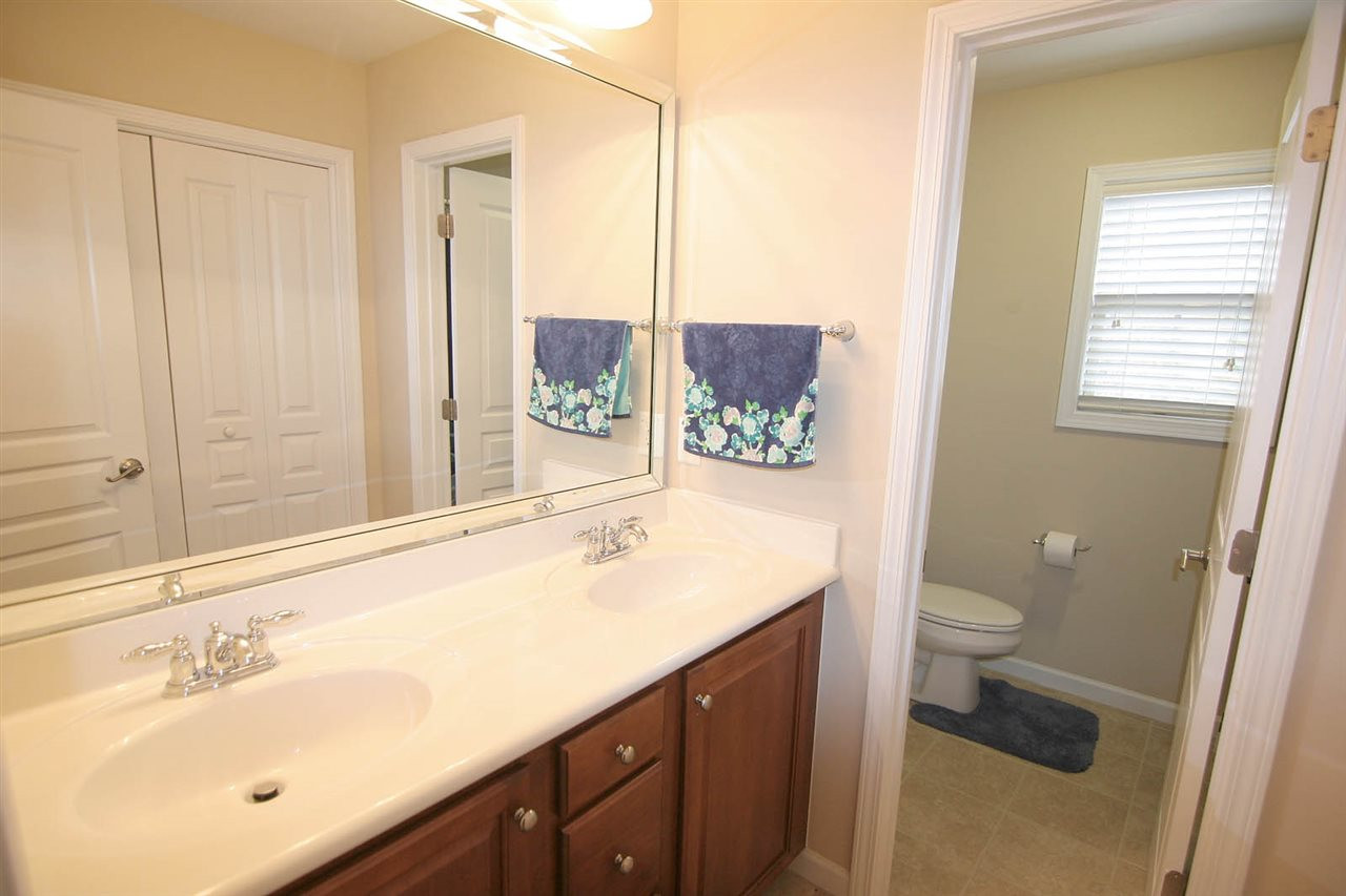 2723 Kinsley Place Raleigh, NC 27616 - Photo 21 of 25 Hall Guest Bath