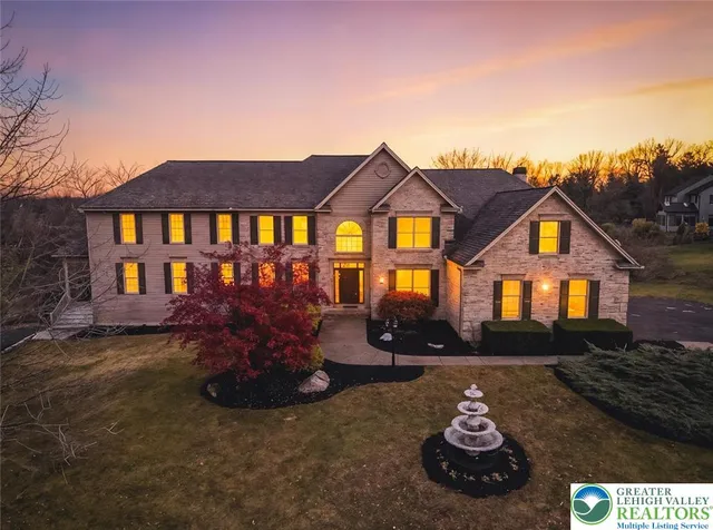 $949,900 | 2243 Oakwood Court, Fogelsville, PA 18051