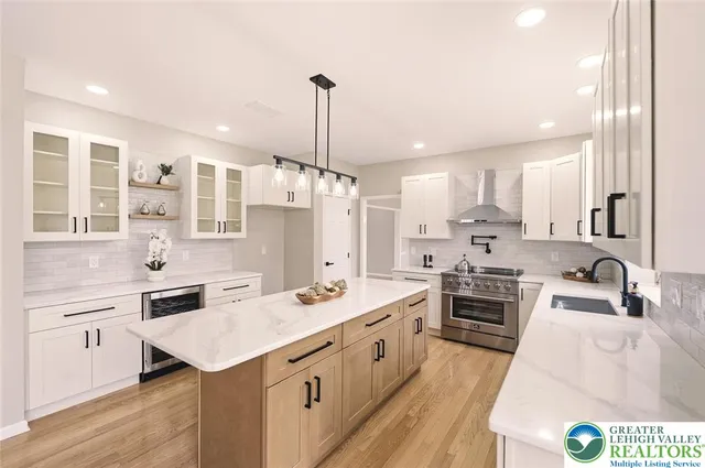 $949,900 | 2243 Oakwood Court, Fogelsville, PA 18051