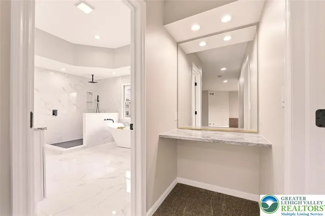 $949,900 | 2243 Oakwood Court, Fogelsville, PA 18051