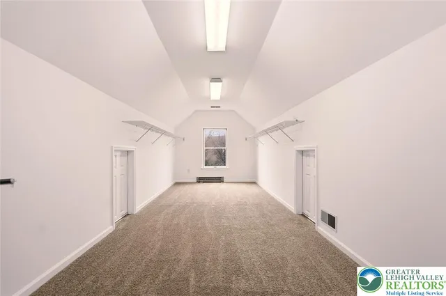 $949,900 | 2243 Oakwood Court, Fogelsville, PA 18051