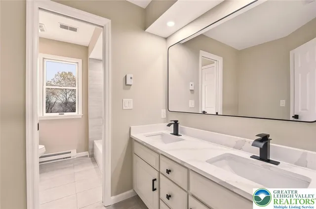 $949,900 | 2243 Oakwood Court, Fogelsville, PA 18051