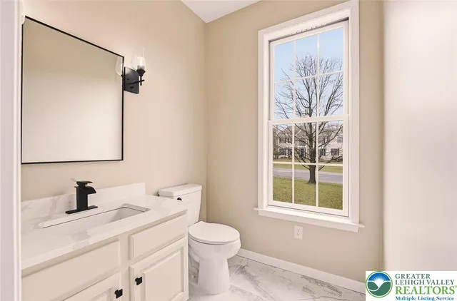 $949,900 | 2243 Oakwood Court, Fogelsville, PA 18051