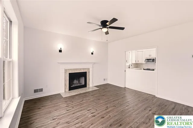 $949,900 | 2243 Oakwood Court, Fogelsville, PA 18051