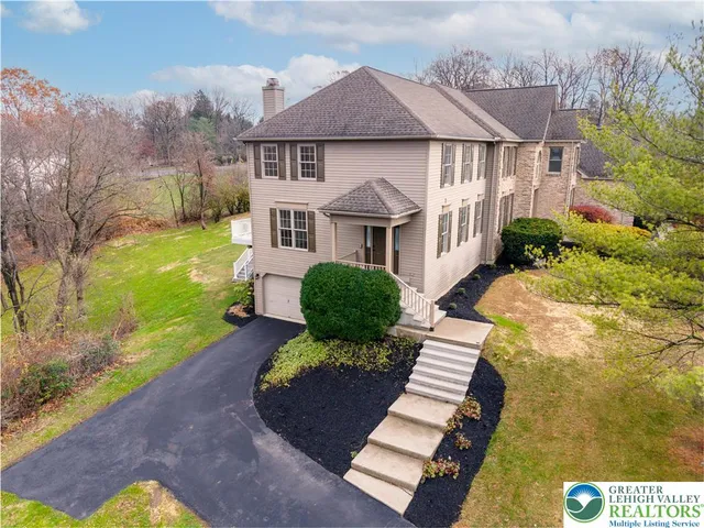 $949,900 | 2243 Oakwood Court, Fogelsville, PA 18051