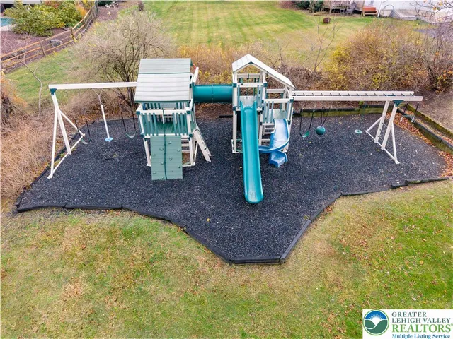 $949,900 | 2243 Oakwood Court, Fogelsville, PA 18051